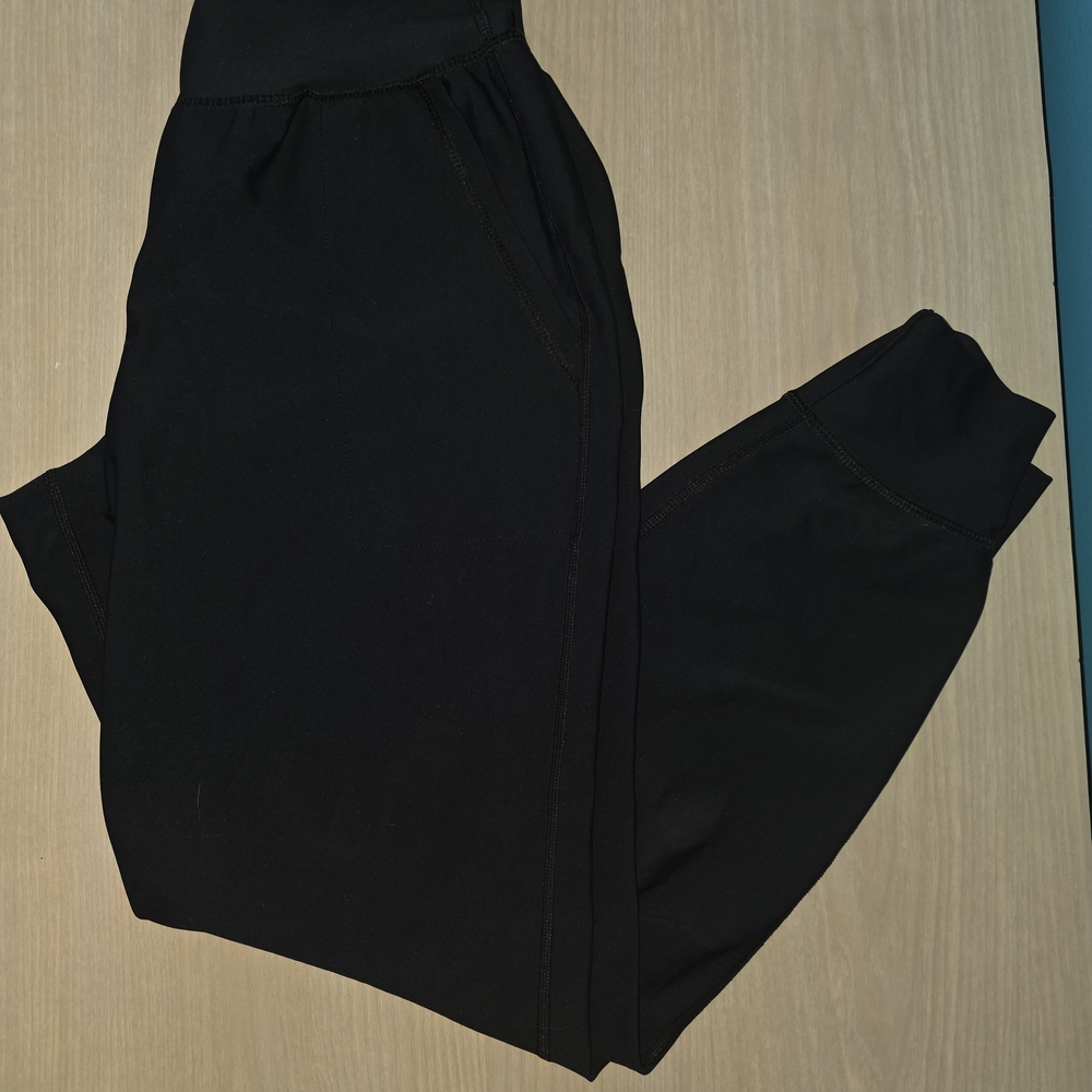 Like NEW- Never Worn. Old Navy Black Women's Joggers